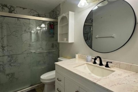 Villa ou maison à vendre à Kissimmee, Floride: 4 chambres, 175.59 m2 № 2408307 - photo 11
