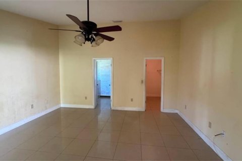 Villa ou maison à vendre à Kissimmee, Floride: 4 chambres, 175.59 m2 № 2408307 - photo 14