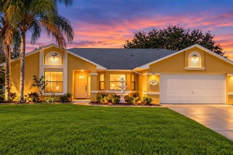 Villa ou maison à Kissimmee, Floride 4 chambres, 175.59 m2 № 2408307