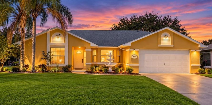 Villa ou maison à Kissimmee, Floride 4 chambres, 175.59 m2 № 2408307
