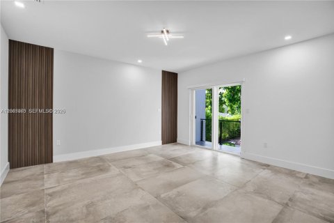 Touwnhouse à louer à Miami, Floride: 3 chambres, 172.05 m2 № 2168459 - photo 12