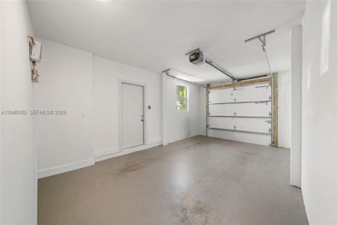 Touwnhouse à louer à Miami, Floride: 3 chambres, 172.05 m2 № 2168459 - photo 19