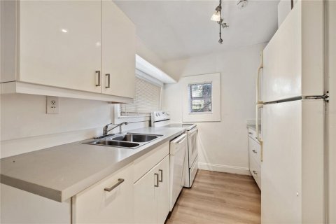 Apartamento en alquiler en Tampa, Florida, 2 dormitorios, 140.28 m2 № 2119033 - foto 10