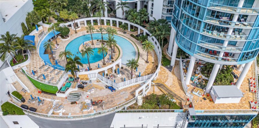 Condo in Fort Lauderdale, Florida, 3 bedrooms  № 1077503
