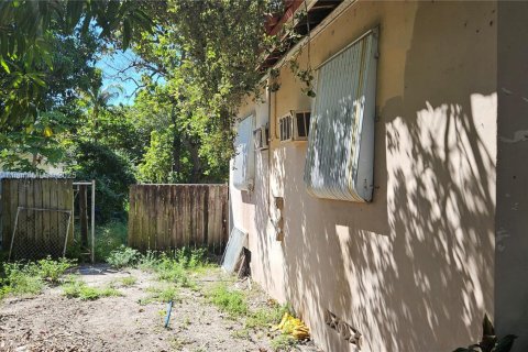 House in North Miami, Florida 3 bedrooms, 186.55 sq.m. № 1948288 - photo 3