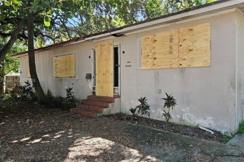 House in North Miami, Florida 3 bedrooms, 186.55 sq.m. № 1948288 - photo 2