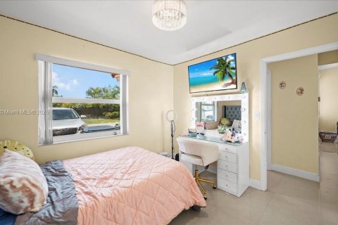 Купить виллу или дом в Майами, Флорида 3 спальни, 124.49м2, № 1836658 - фото 16