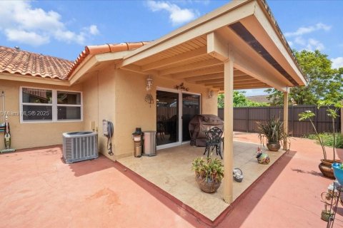 Купить виллу или дом в Майами, Флорида 3 спальни, 124.49м2, № 1836658 - фото 5