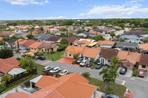 Купить виллу или дом в Майами, Флорида 3 спальни, 124.49м2, № 1836658 - фото 25