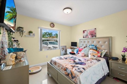 Купить виллу или дом в Майами, Флорида 3 спальни, 124.49м2, № 1836658 - фото 17