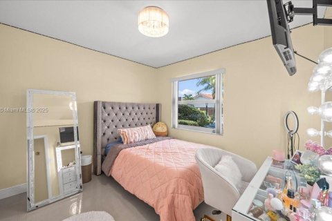 Купить виллу или дом в Майами, Флорида 3 спальни, 124.49м2, № 1836658 - фото 15