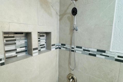 Villa ou maison à louer à Miami Gardens, Floride: 3 chambres, 181.16 m2 № 2439274 - photo 8