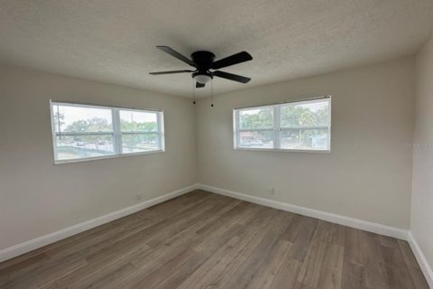 Apartment in Saint Petersburg, Florida 2 bedrooms, 156.08 sq.m. № 2238982 - photo 5