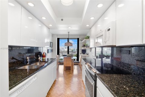 Condominio en venta en Sunny Isles Beach, Florida, 2 dormitorios, 170.94 m2 № 2414805 - foto 14