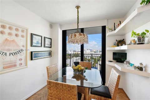 Condominio en venta en Sunny Isles Beach, Florida, 2 dormitorios, 170.94 m2 № 2414805 - foto 18