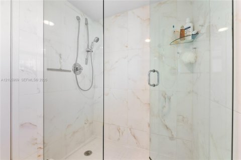 Condominio en venta en Sunny Isles Beach, Florida, 2 dormitorios, 170.94 m2 № 2414805 - foto 26