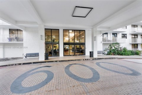 Condominio en venta en Sunny Isles Beach, Florida, 2 dormitorios, 170.94 m2 № 2414805 - foto 3