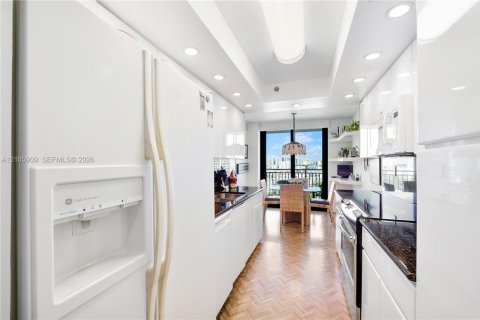 Condominio en venta en Sunny Isles Beach, Florida, 2 dormitorios, 170.94 m2 № 2414805 - foto 20