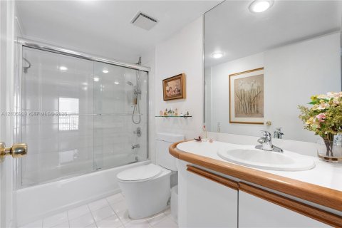 Condominio en venta en Sunny Isles Beach, Florida, 2 dormitorios, 170.94 m2 № 2414805 - foto 29