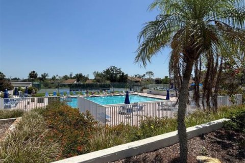 Condo in Venice, Florida, 2 bedrooms  № 1732609 - photo 20