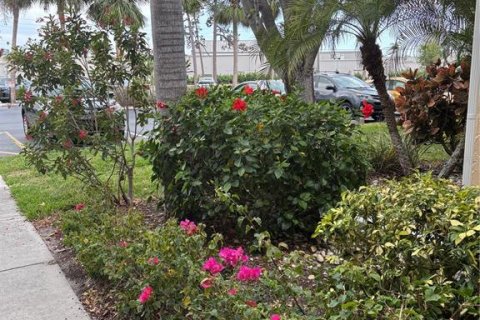 Condo in Venice, Florida, 2 bedrooms  № 1732609 - photo 4