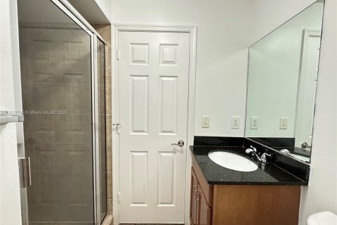 Apartamento en alquiler en Fort Lauderdale, Florida, 2 dormitorios № 1965455 - foto 17