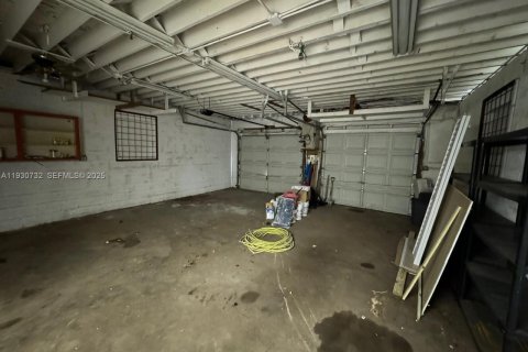 House in Fort Lauderdale, Florida 2 bedrooms, 115.94 sq.m. № 1989691 - photo 11