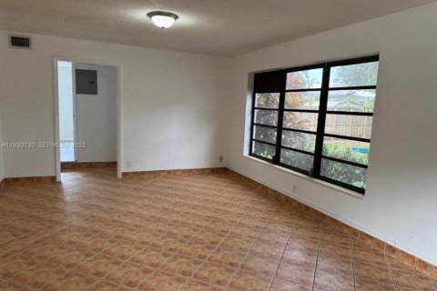House in Fort Lauderdale, Florida 2 bedrooms, 115.94 sq.m. № 1989691 - photo 10