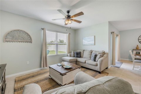 House in New Smyrna Beach, Florida 4 bedrooms, 172.33 sq.m. № 1771609 - photo 16
