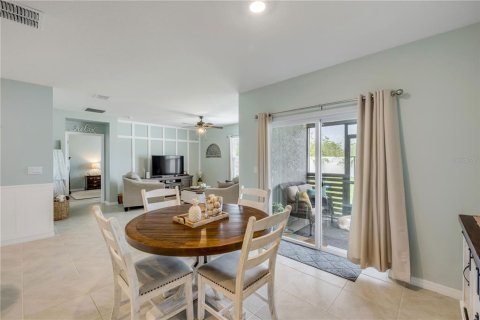 House in New Smyrna Beach, Florida 4 bedrooms, 172.33 sq.m. № 1771609 - photo 13