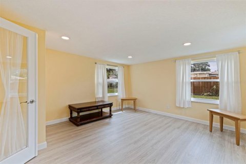 House in Seminole, Florida 3 bedrooms, 115.11 sq.m. № 1812711 - photo 14