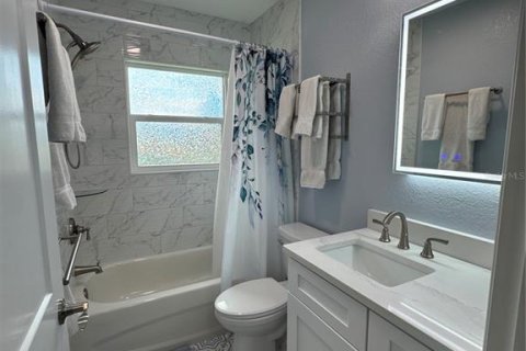 House in Seminole, Florida 3 bedrooms, 115.11 sq.m. № 1812711 - photo 23