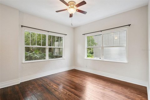 House in Orlando, Florida 2 bedrooms, 176.89 sq.m. № 2408512 - photo 28