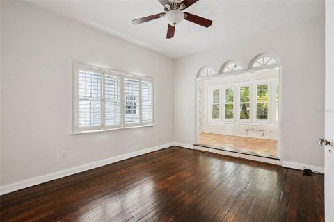 House in Orlando, Florida 2 bedrooms, 176.89 sq.m. № 2408512 - photo 21