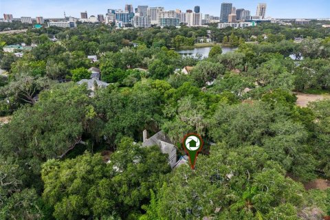 House in Orlando, Florida 2 bedrooms, 176.89 sq.m. № 2408512 - photo 2