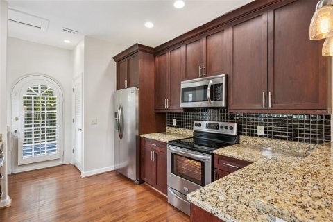 House in Orlando, Florida 2 bedrooms, 176.89 sq.m. № 2408512 - photo 14