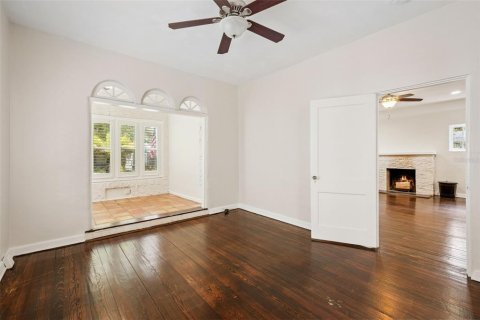 House in Orlando, Florida 2 bedrooms, 176.89 sq.m. № 2408512 - photo 22