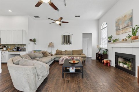 House in Orlando, Florida 5 bedrooms, 339.56 sq.m. № 2100672 - photo 7