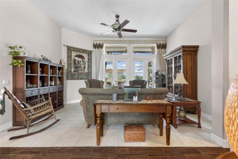 House in Orlando, Florida 5 bedrooms, 339.56 sq.m. № 2100672 - photo 11