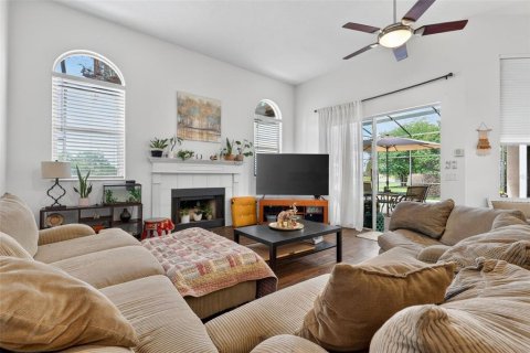 House in Orlando, Florida 5 bedrooms, 339.56 sq.m. № 2100672 - photo 8