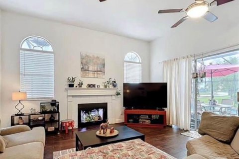 House in Orlando, Florida 5 bedrooms, 339.56 sq.m. № 2100672 - photo 6