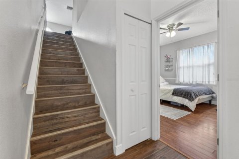 House in Orlando, Florida 5 bedrooms, 339.56 sq.m. № 2100672 - photo 23