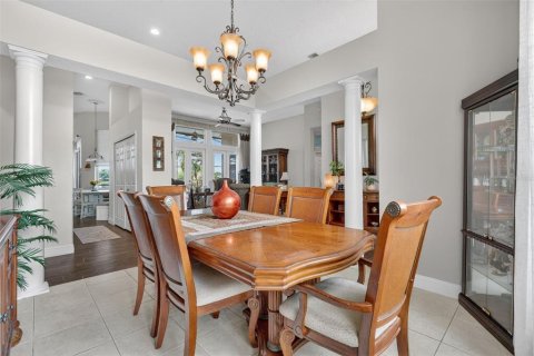 House in Orlando, Florida 5 bedrooms, 339.56 sq.m. № 2100672 - photo 22