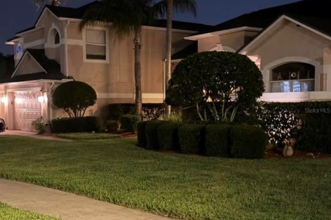 House in Orlando, Florida 5 bedrooms, 339.56 sq.m. № 2100672 - photo 2