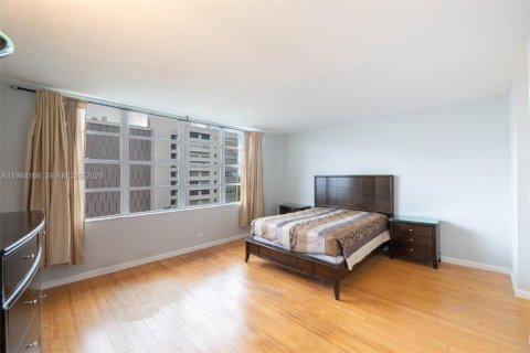 Condo in Bay Harbor Islands, Florida, 1 bedroom  № 2057716 - photo 16