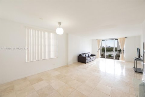 Condo in Bay Harbor Islands, Florida, 1 bedroom  № 2057716 - photo 6