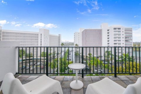 Condo in Bay Harbor Islands, Florida, 1 bedroom  № 2057716 - photo 22