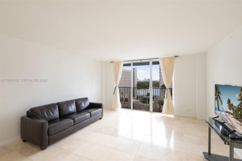 Condo in Bay Harbor Islands, Florida, 1 bedroom  № 2057716