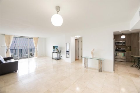 Condo in Bay Harbor Islands, Florida, 1 bedroom  № 2057716 - photo 5