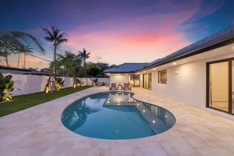 Casa en venta en Fort Lauderdale, Florida, 3 dormitorios, 179.77 m2 № 2246721 - foto 4
